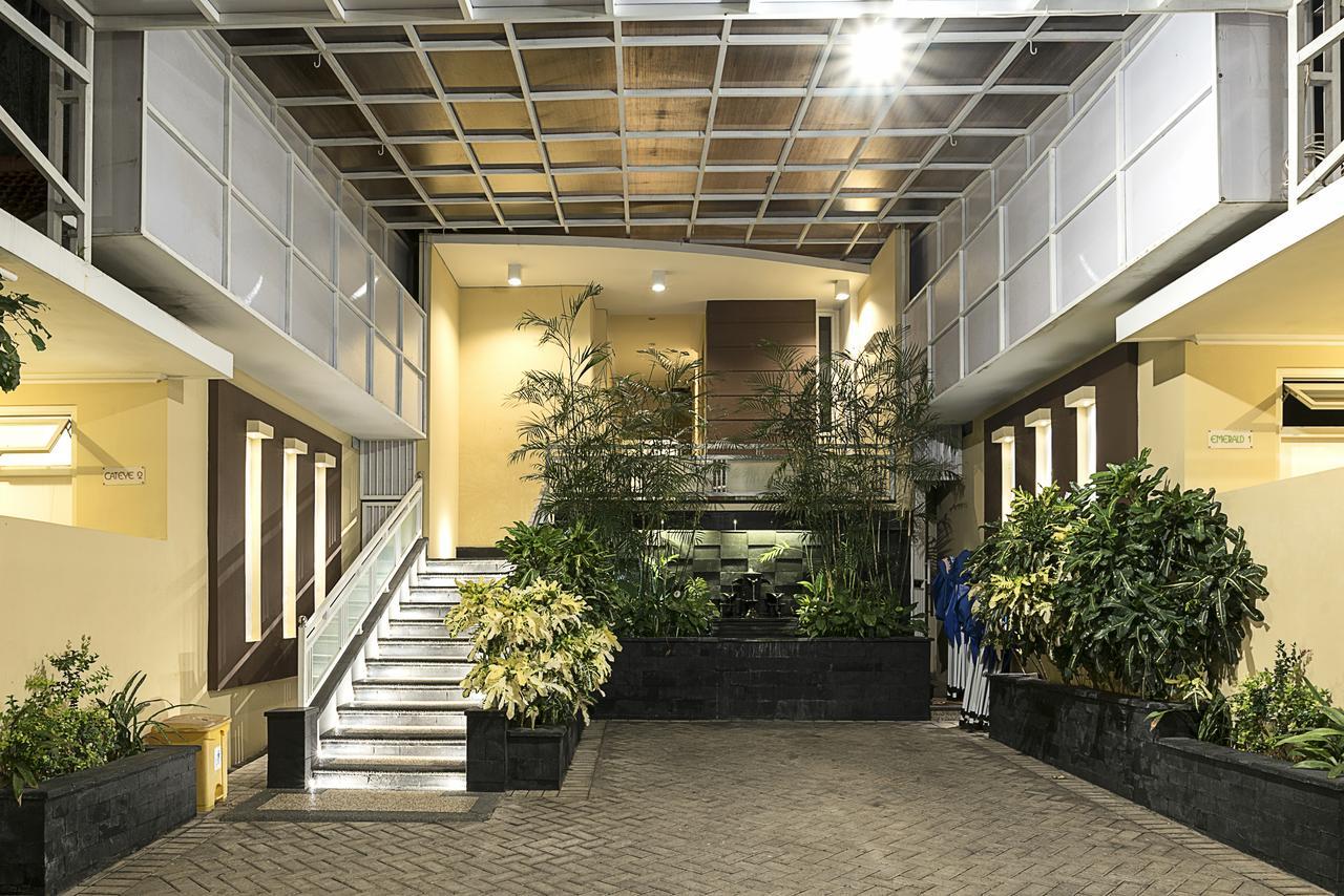 Riverstone Hotel & Cottage Batu  Εξωτερικό φωτογραφία